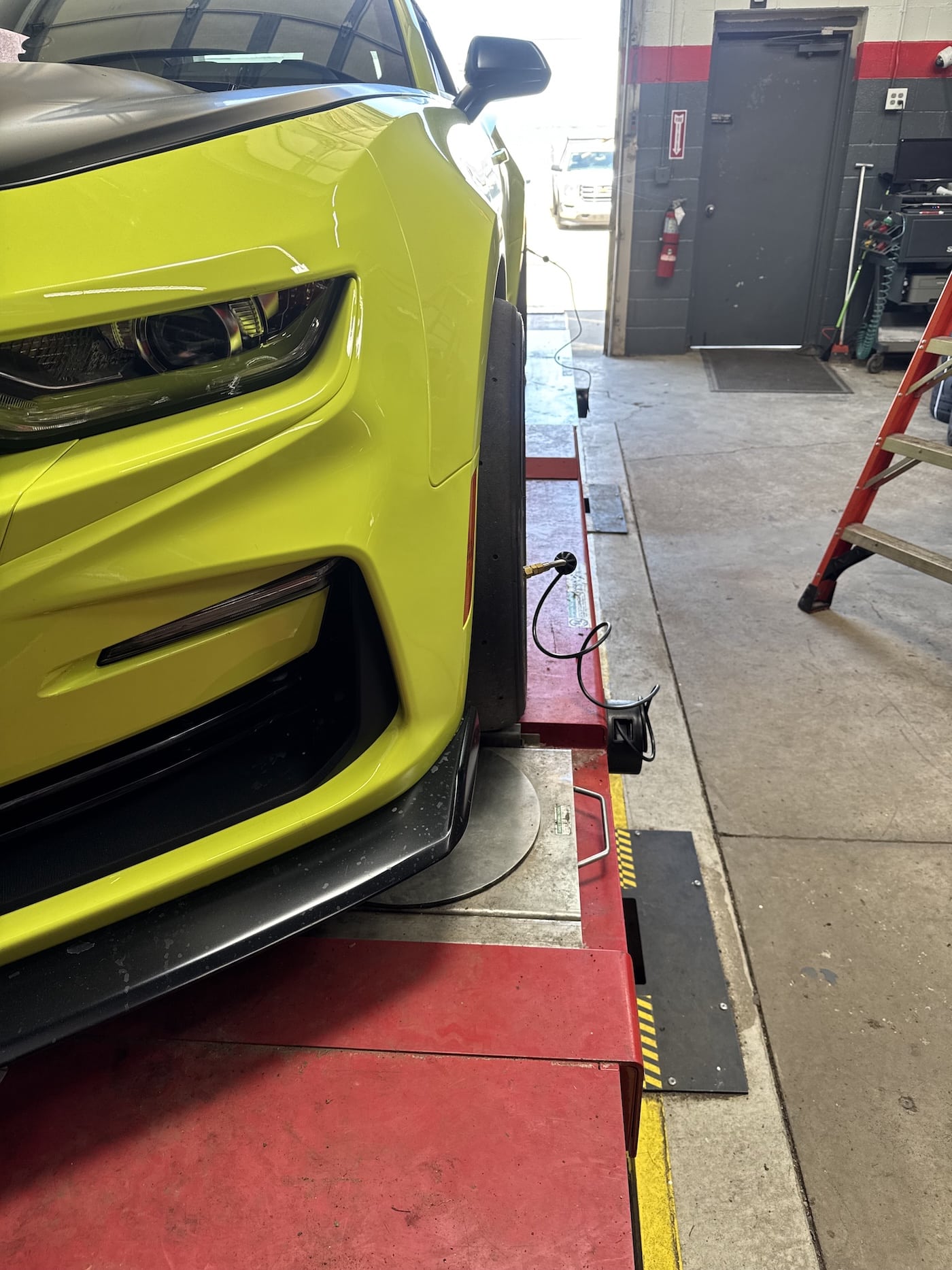 2021 Chevrolet Camaro SS 1LE — alignment detail