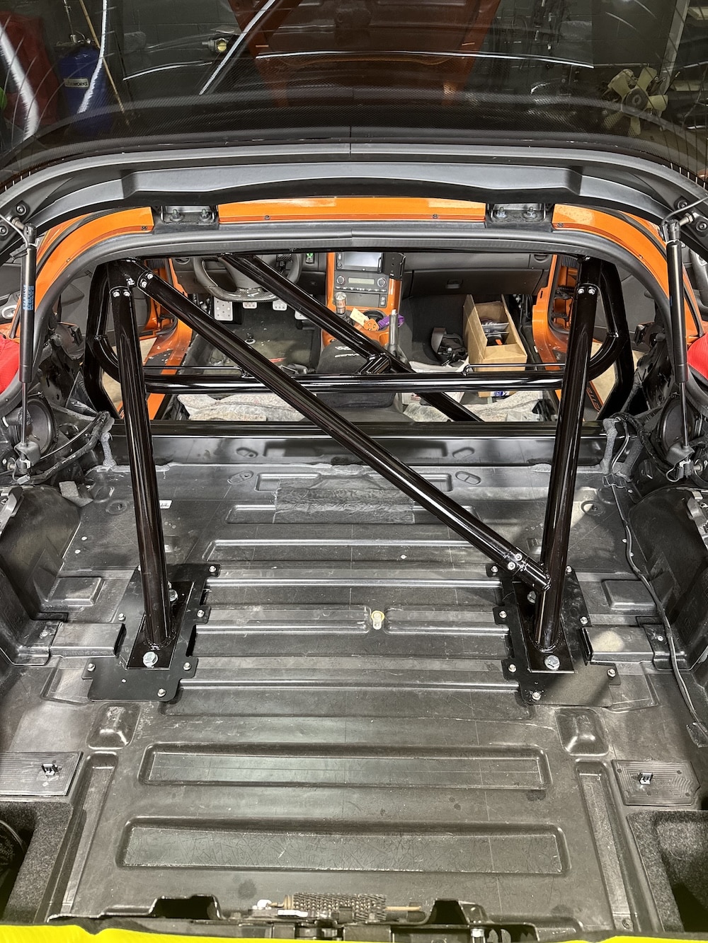 2007 Chevrolet Corvette LS2 — roll cage detail